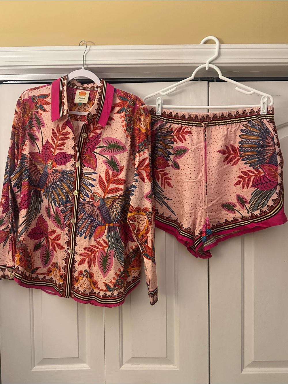 NWOT Farm Rio Macaw Scarf linen shorts set - Picture 6 of 7